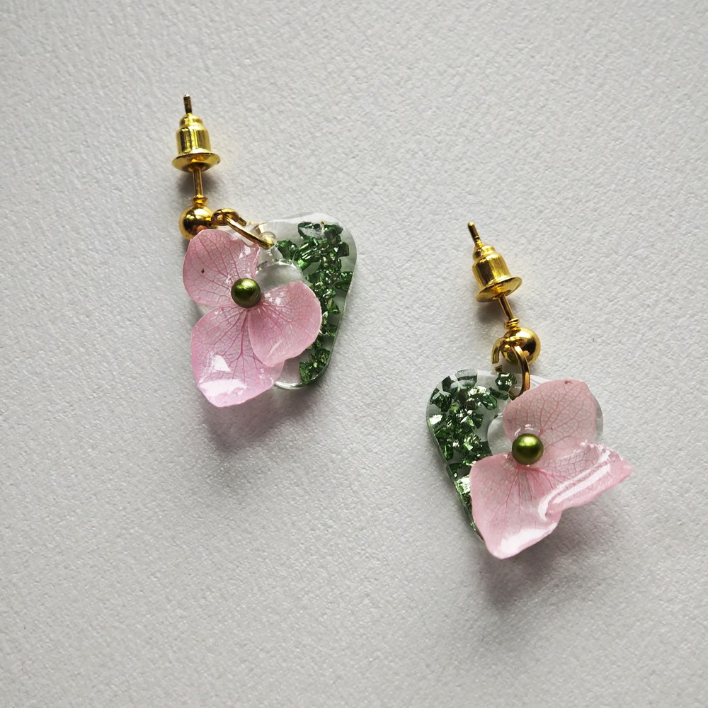 Real Pink Hydrangea Earrings, Pressed Flower Drop Earrings, Bridesmaid Gift, Green Flake Resin Jewelry