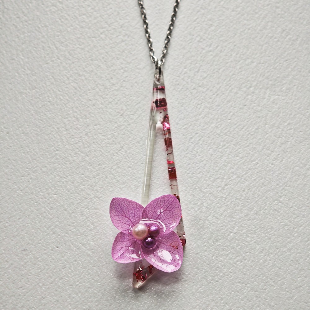 Pink Hydrangea Resin Necklace, Real Flower Geometric Pendant, Botanical Fairycore Jewelry for Her, Long Triangle Resin Charm