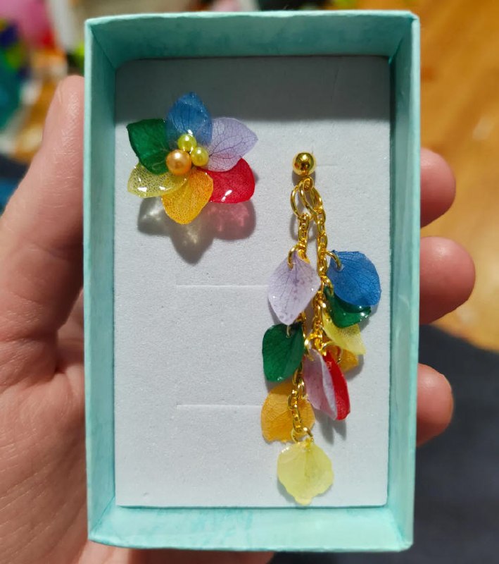 Asymmetrical Multicolor Hydrangea Earrings, Real Pressed Flower Drop Studs, Colorful Summer Botanical Jewelry
